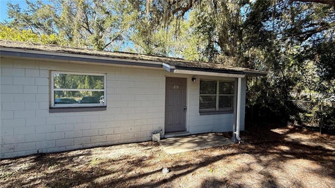 Photo of 213 Dr Martin Luther King Jr Avenue, Wildwood, FL 34785 (MLS # S5158720)
