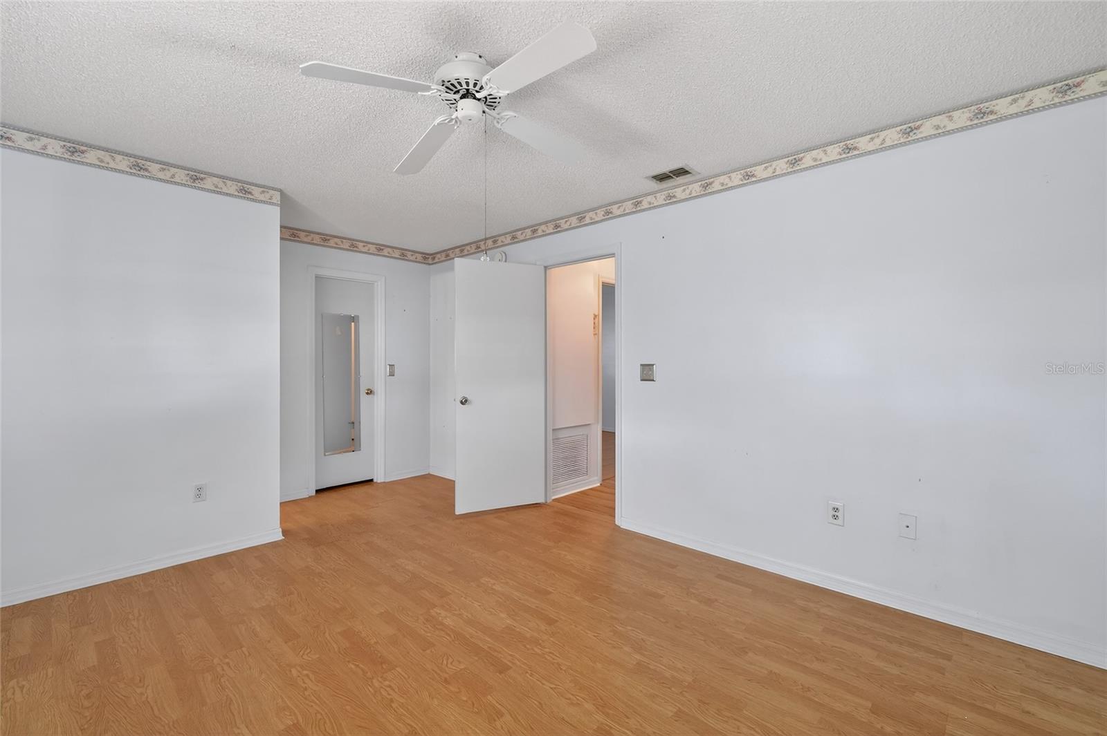 SPRUCE CREEK SOUTH - Residential