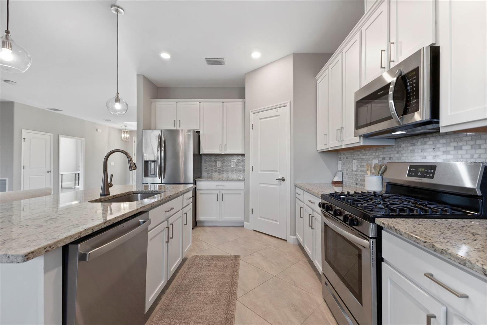 LORRAINE LAKES PH I - Residential