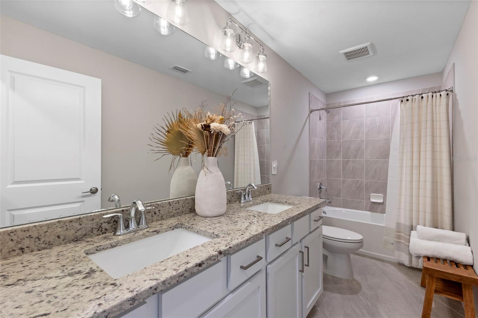 LORRAINE LAKES PH I - Residential