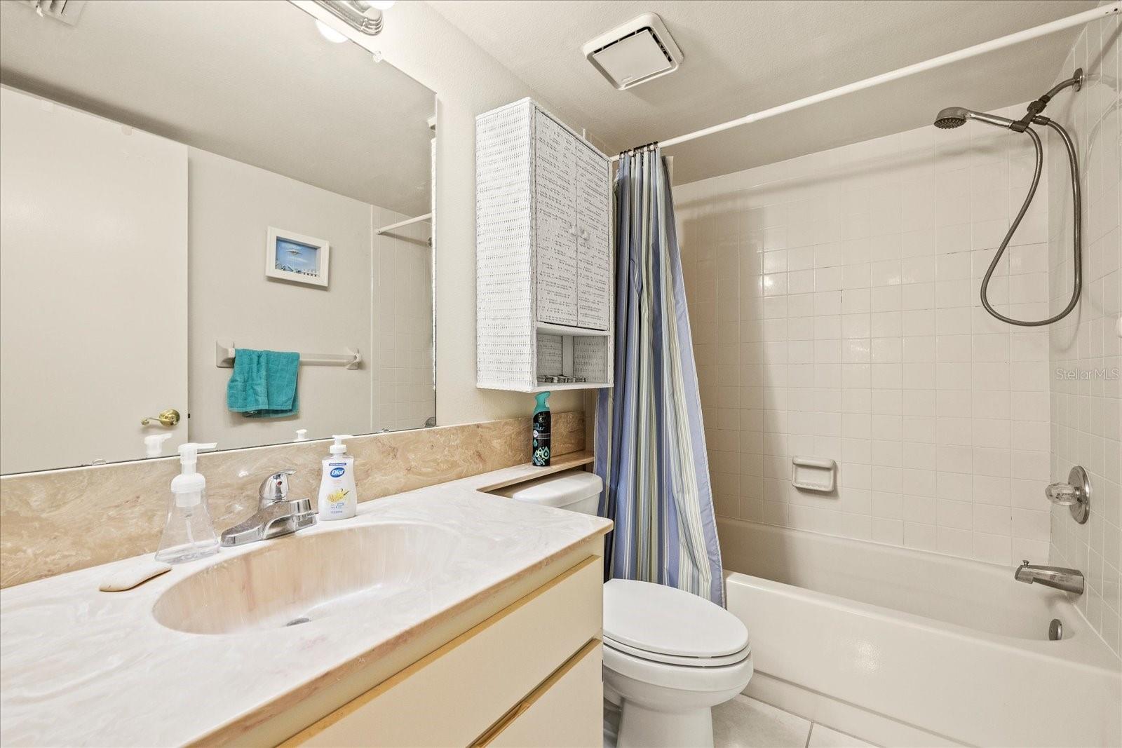 HILLSIDE CONDO - Residential