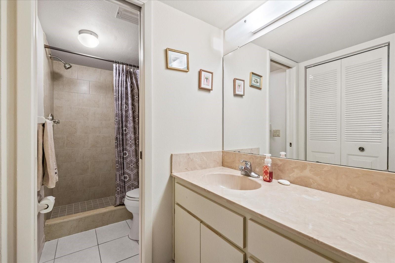 HILLSIDE CONDO - Residential