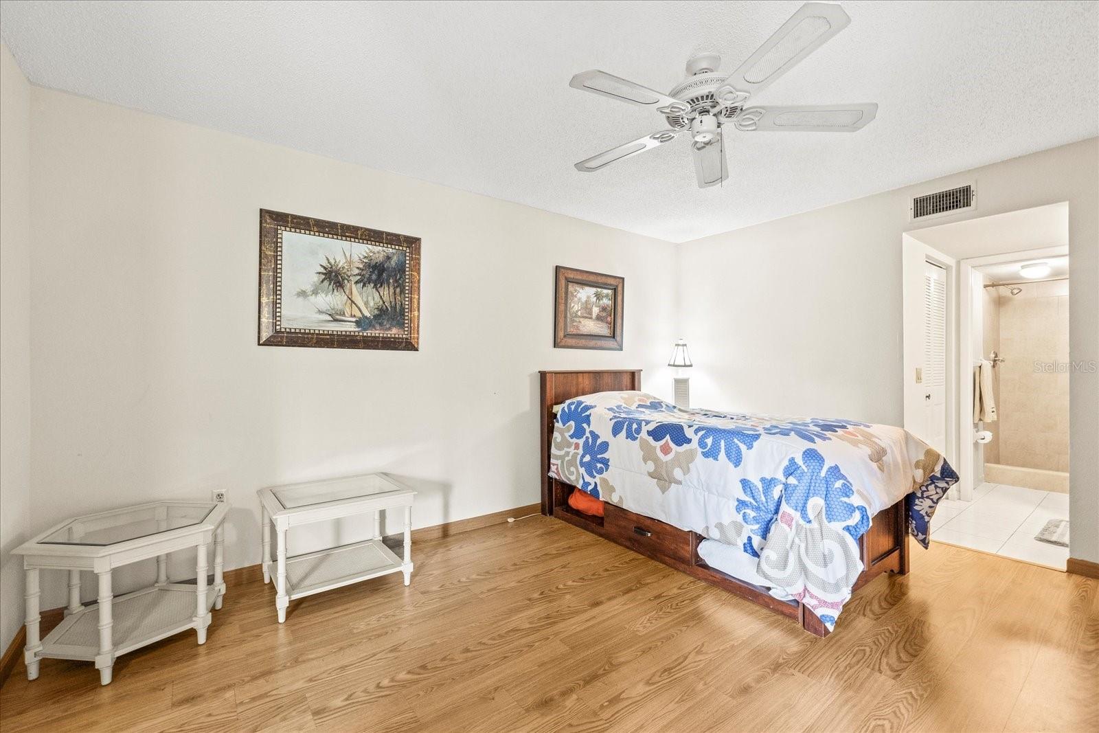 HILLSIDE CONDO - Residential