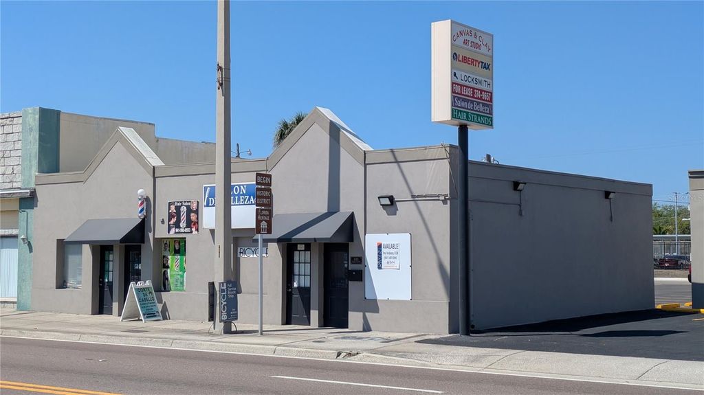 Photo of 835 8th Avenue W, Palmetto, FL 34221 (MLS # A4688173)