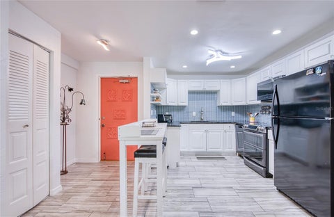 4681 1st Street Ne 301, St Petersburg, FL 33703