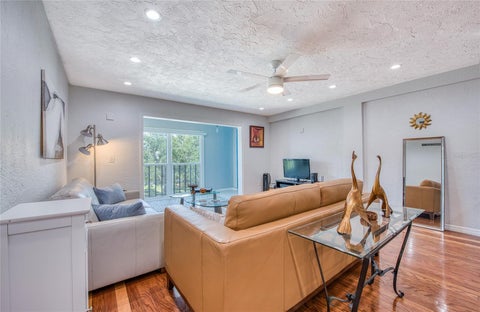 4681 1st Street Ne 301, St Petersburg, FL 33703