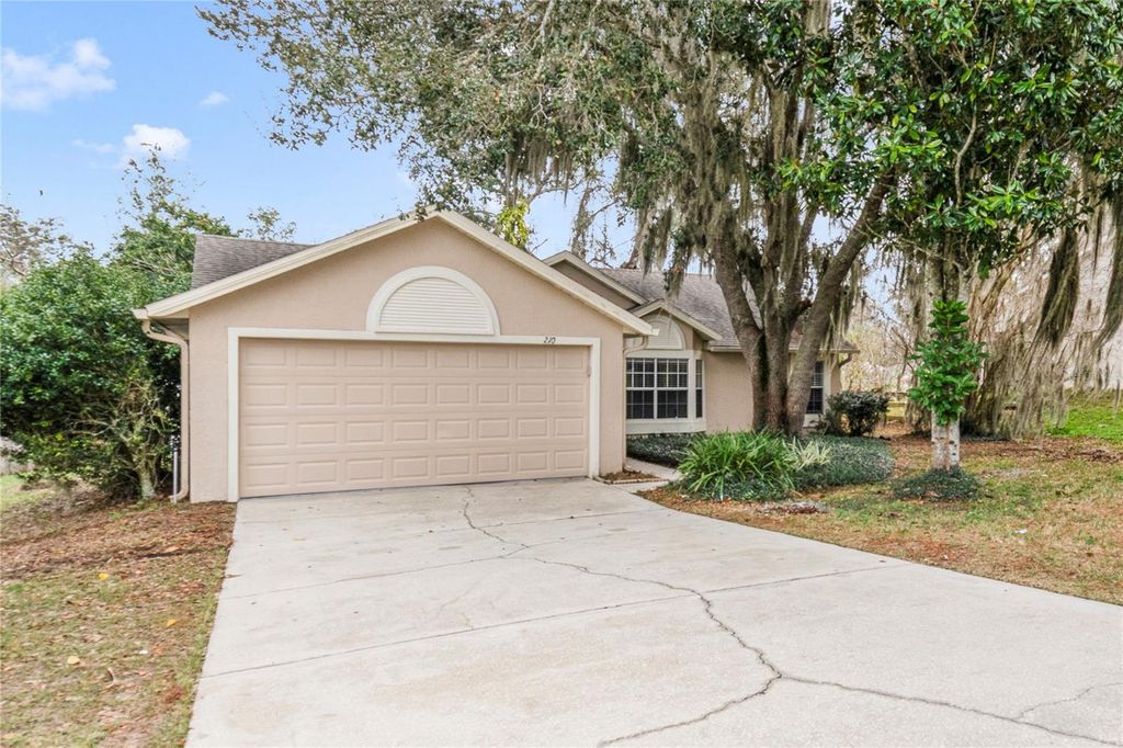 Photo of 210 Meadow Green Drive, Davenport, FL 33837 (MLS # O6377698)