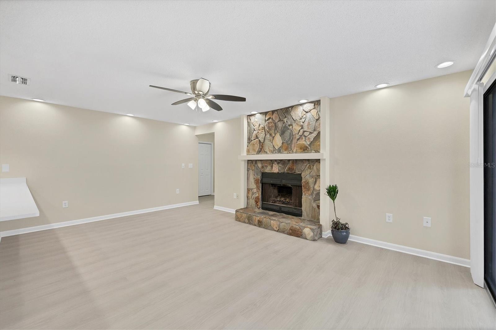 RIVER PINES - Residential