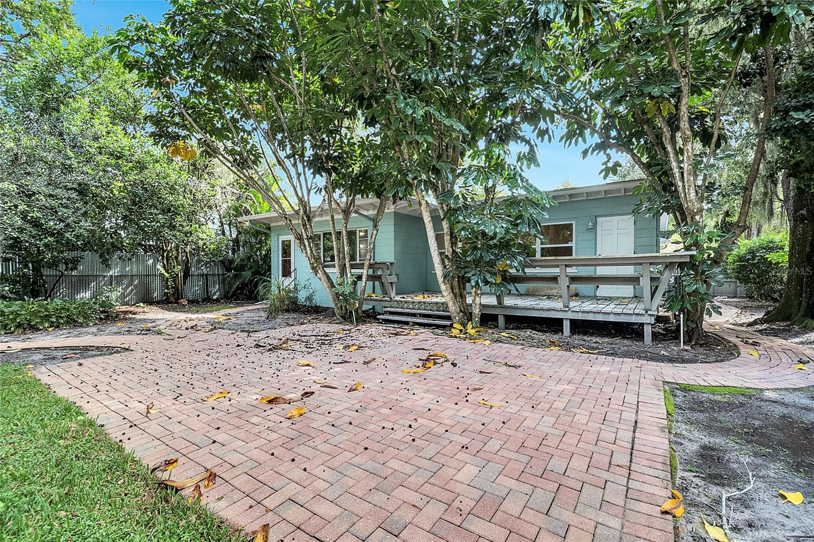 CAMPO BELLO - Residential Lease