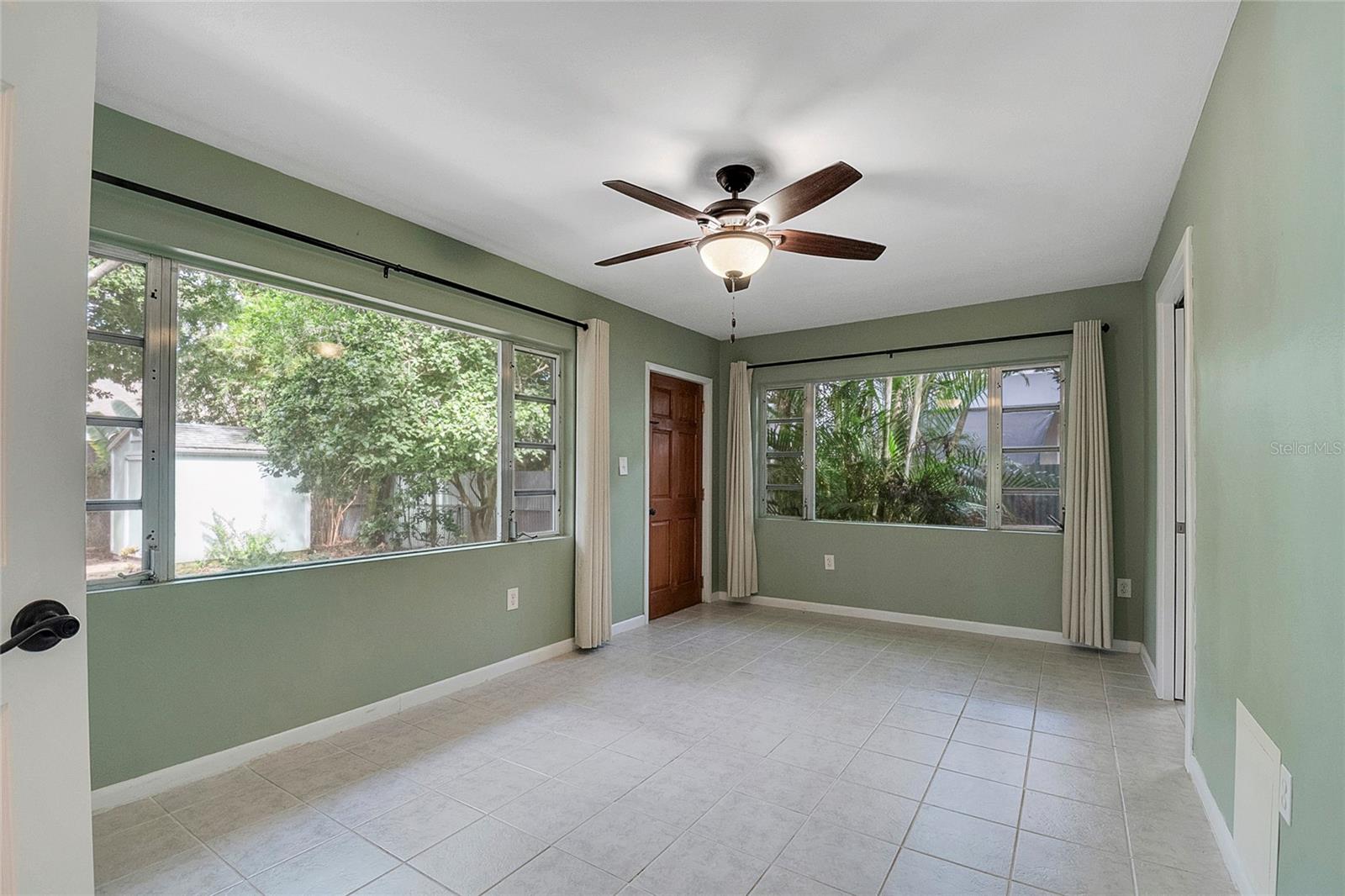 CAMPO BELLO - Residential Lease