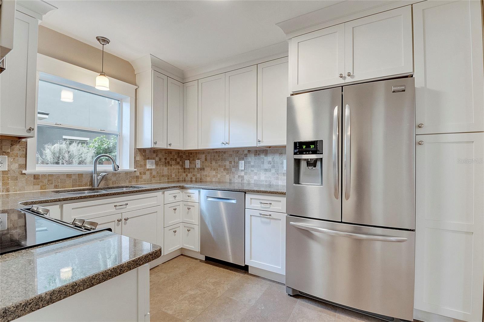 CAMPO BELLO - Residential Lease