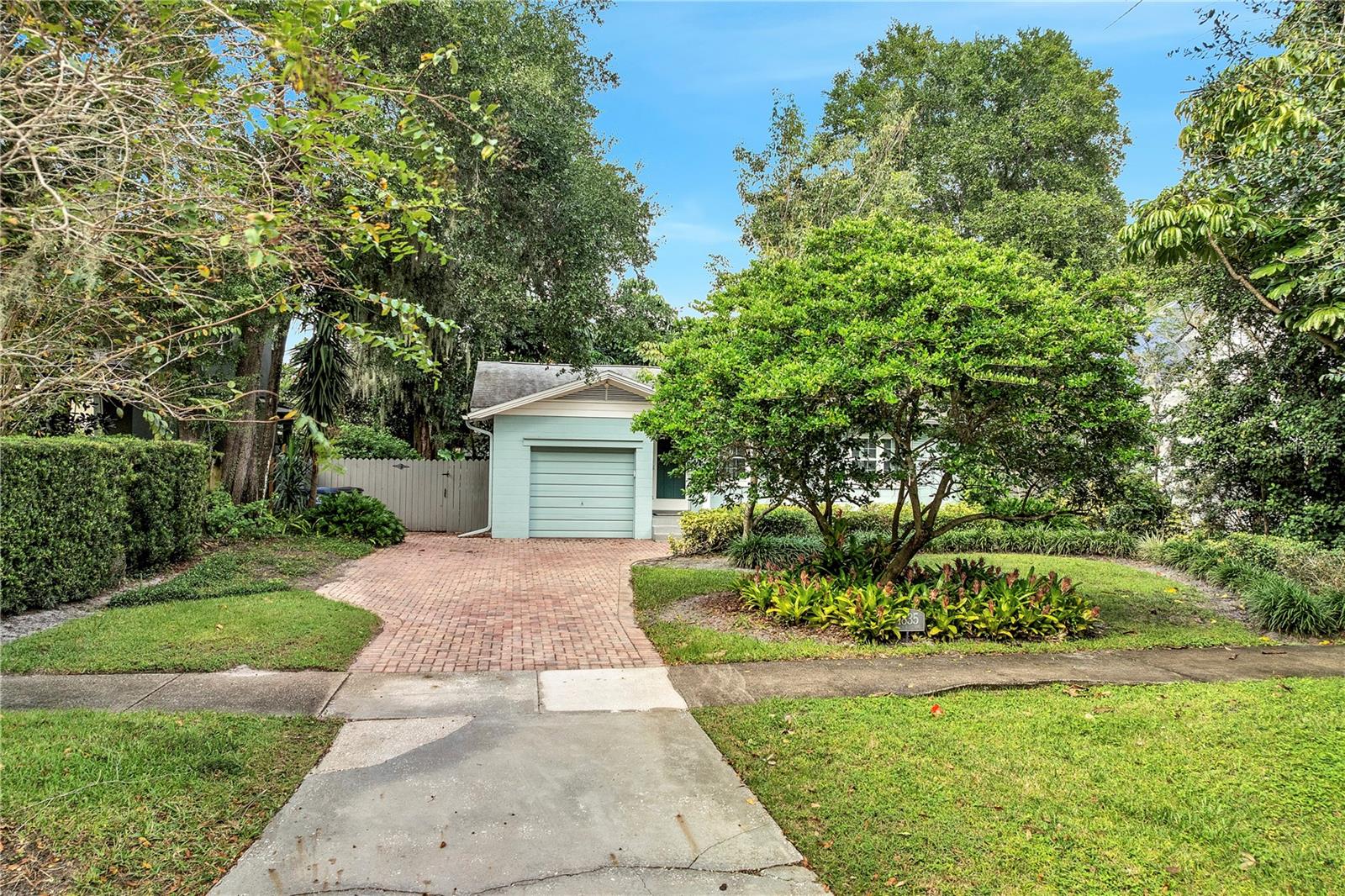 CAMPO BELLO - Residential Lease
