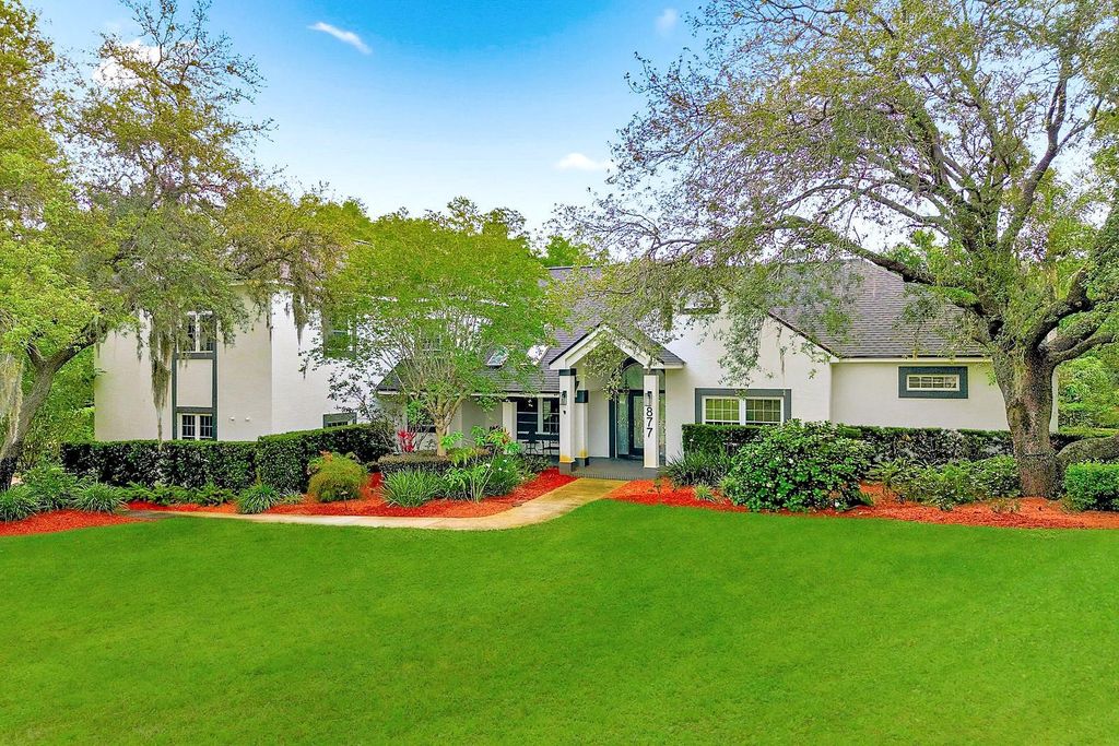 Photo of 877 Cypress Lakeview Court, Tarpon Springs, FL 34688 (MLS # TB8508851)