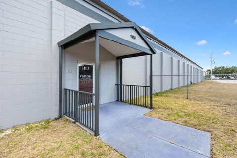 Tiny photo for 1103 Thomas Avenue, Leesburg, FL 34748 (MLS # G5108666)