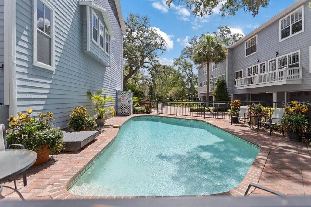 Photo of 919 S Rome Avenue #8, Tampa, FL 33606 (MLS # TB8510593)