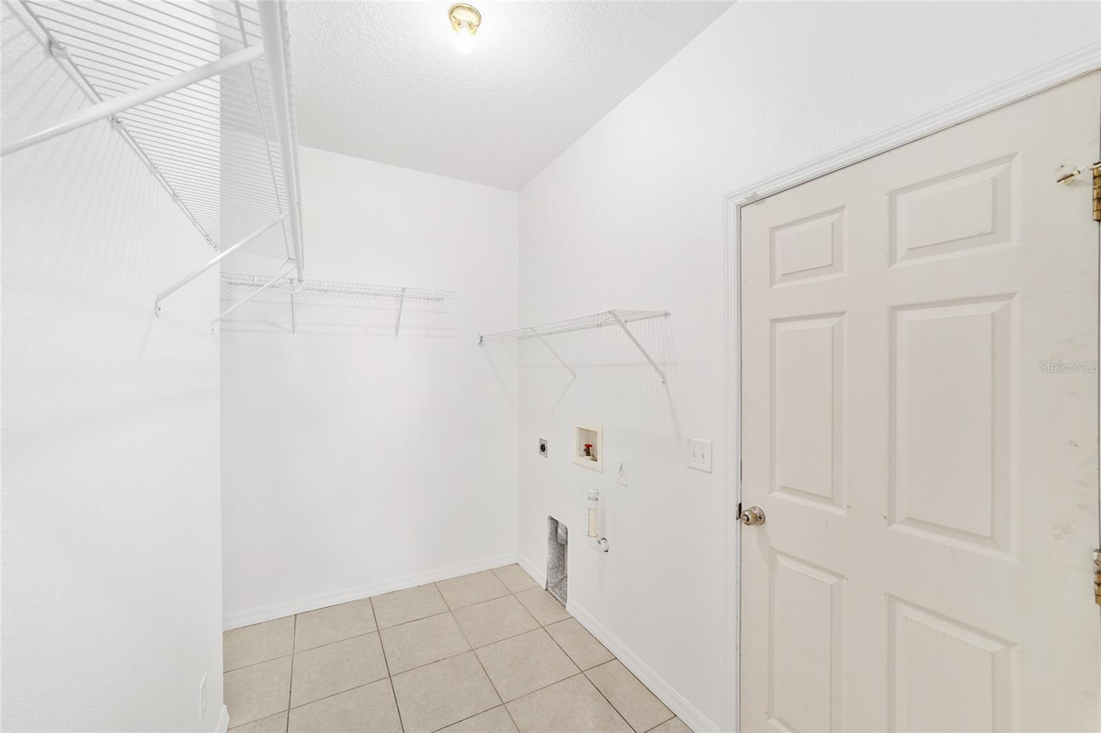 CARLTON VILLAGE PARK - Residential