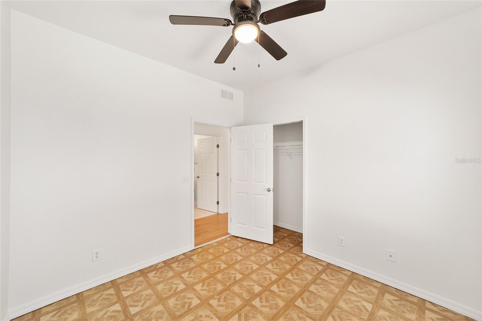 CARLTON VILLAGE PARK - Residential