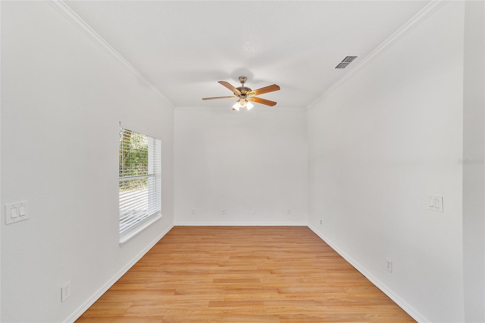 CARLTON VILLAGE PARK - Residential