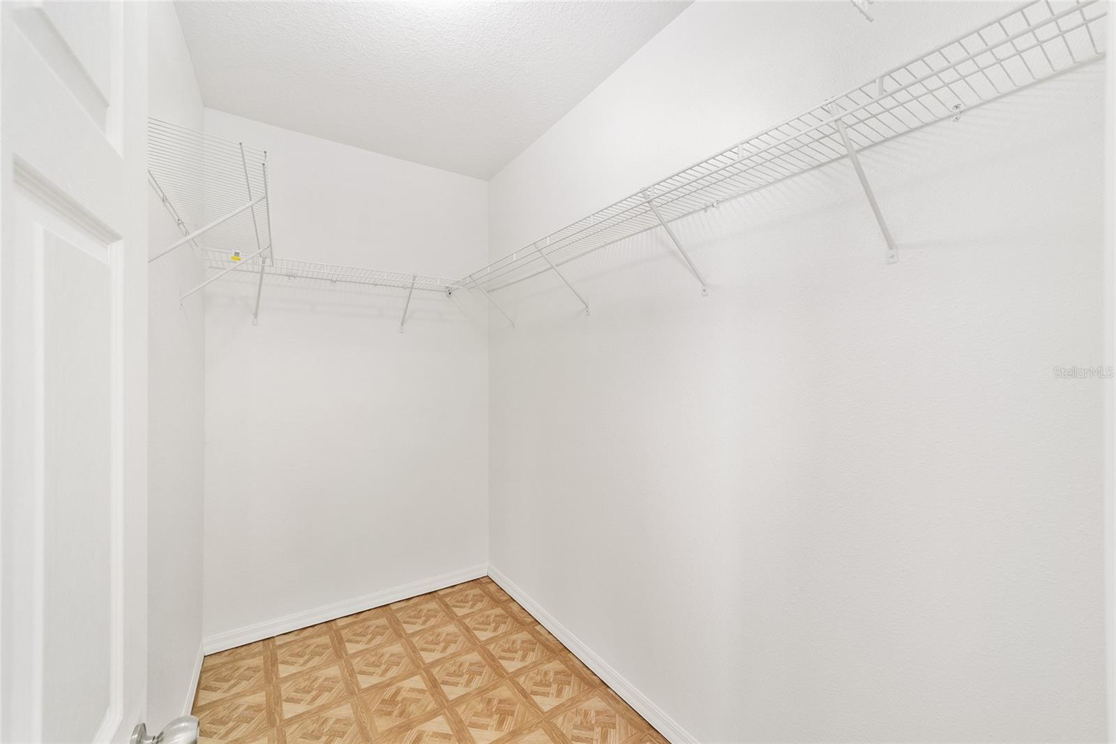 CARLTON VILLAGE PARK - Residential