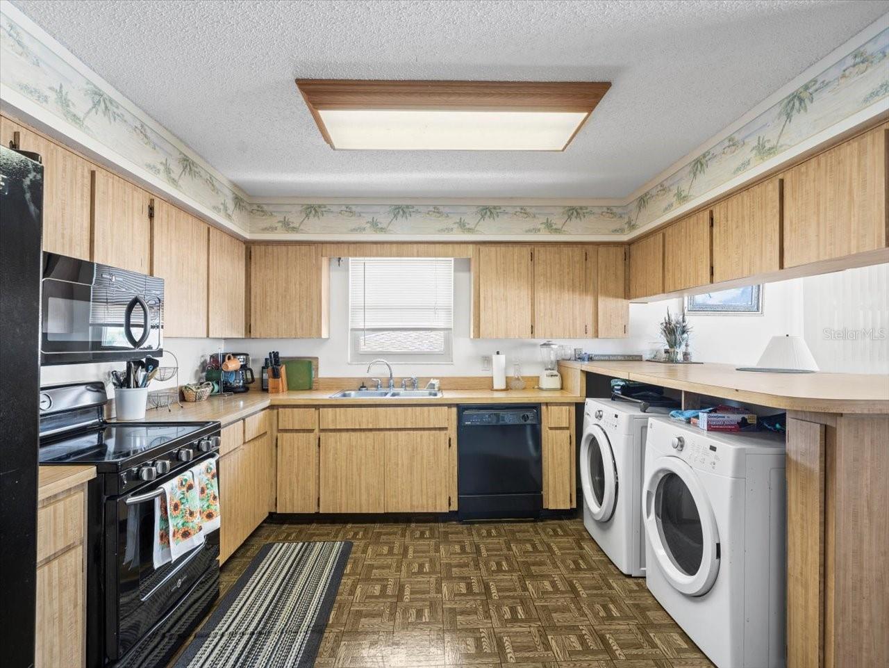 SUNSET VILLA CONDO - Residential