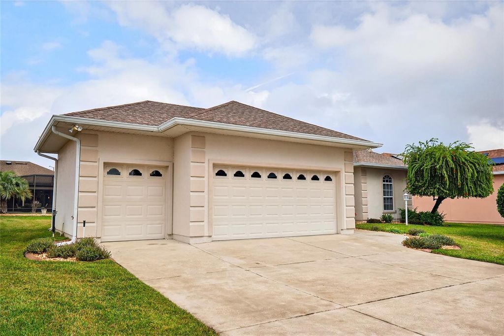 Photo of 11019 SE 170th Lane Road, Summerfield, FL 34491 (MLS # O6366131)