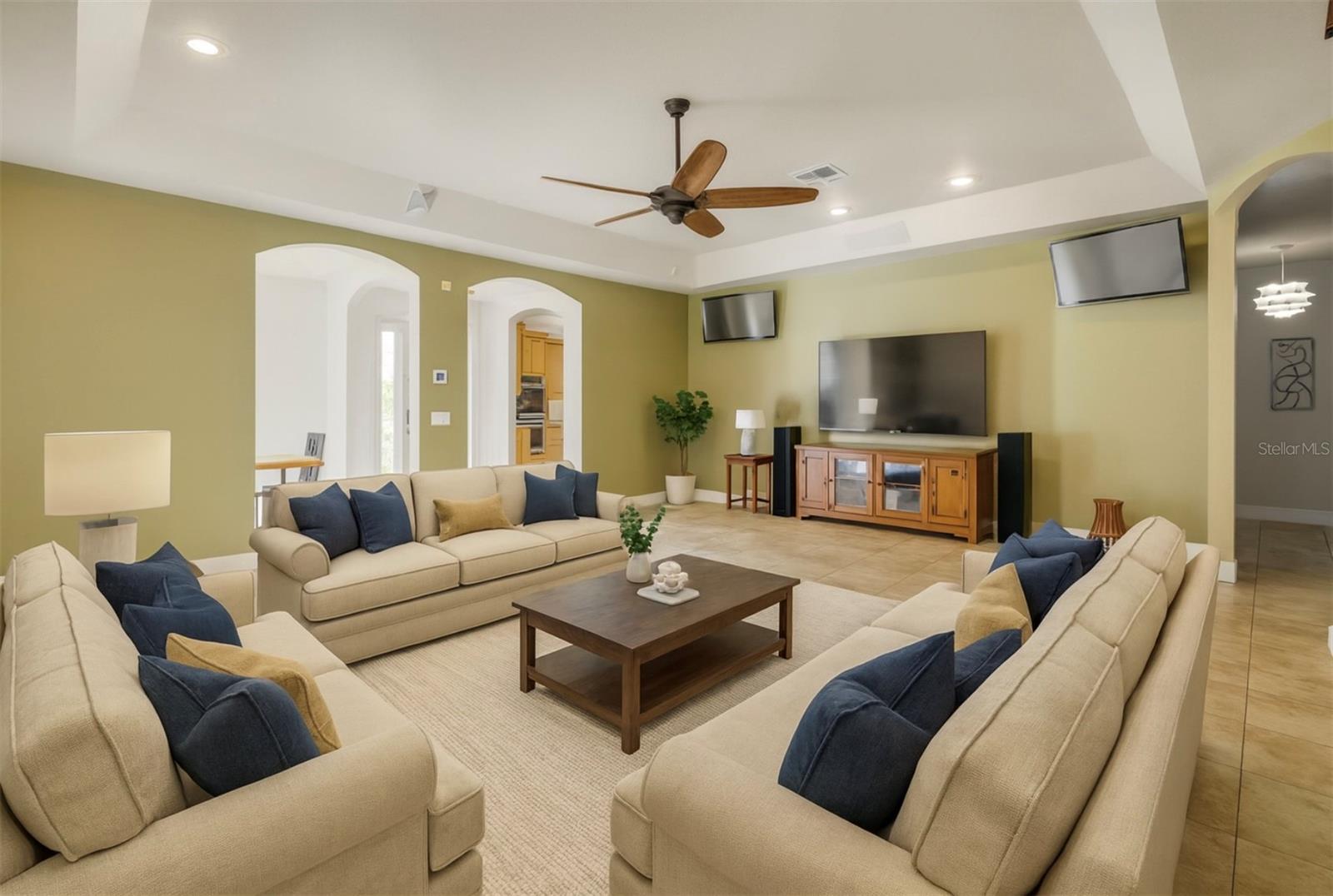 CRESTWOOD MANOR - Residential