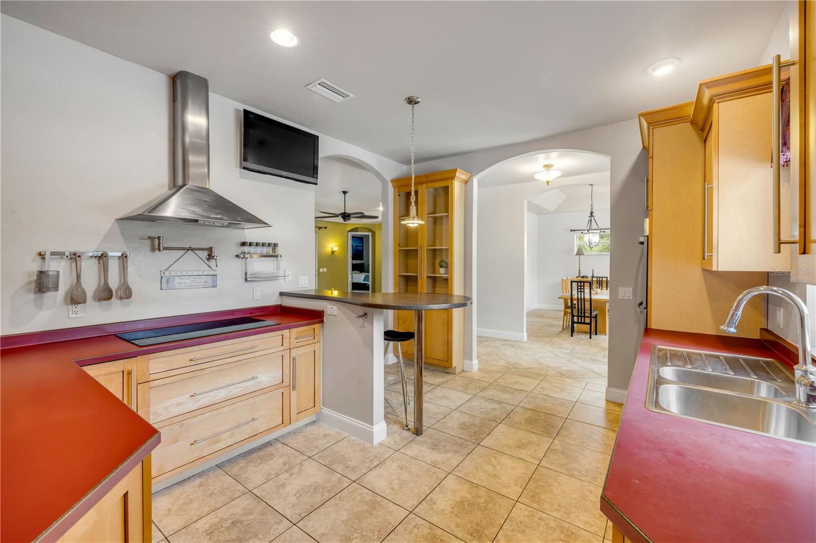 CRESTWOOD MANOR - Residential