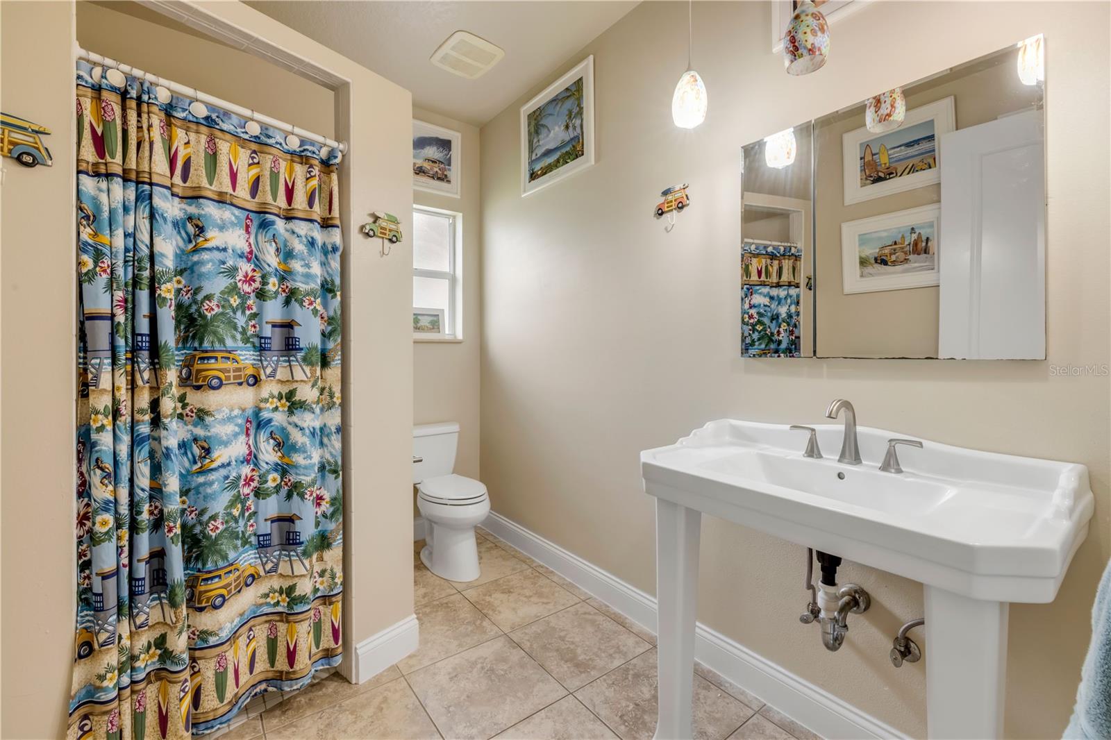 CRESTWOOD MANOR - Residential