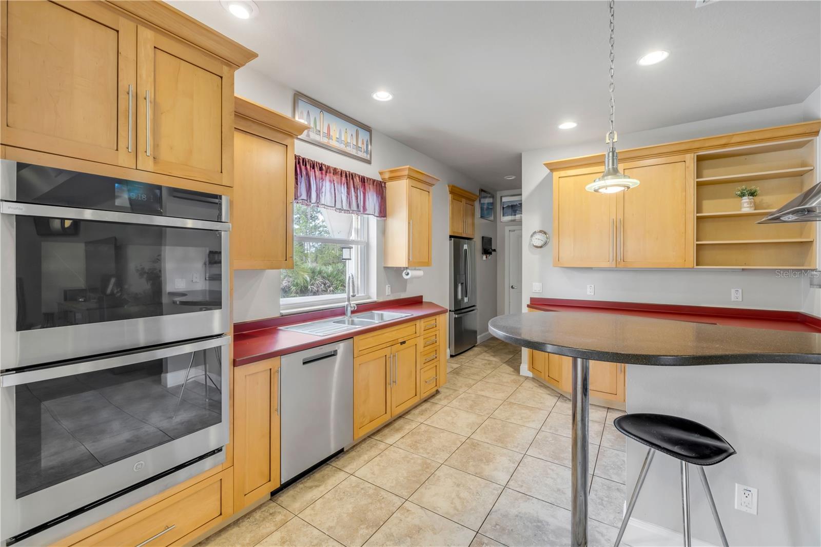 CRESTWOOD MANOR - Residential