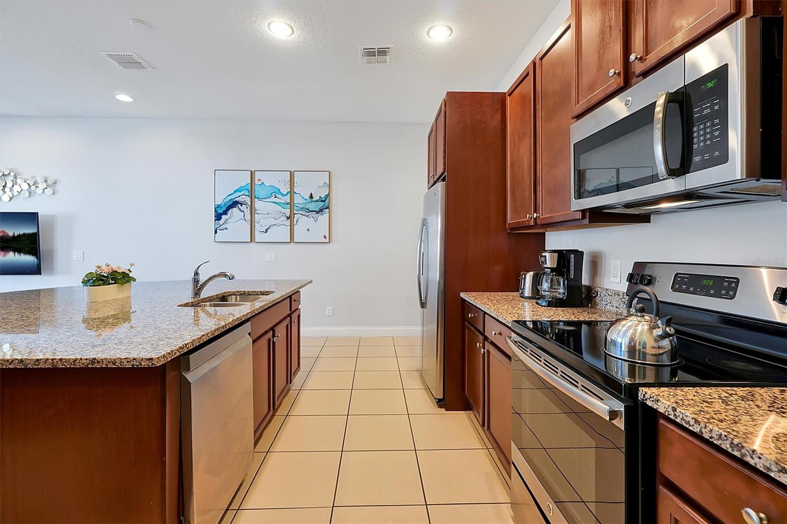 FESTIVAL PH 1 - Residential Lease