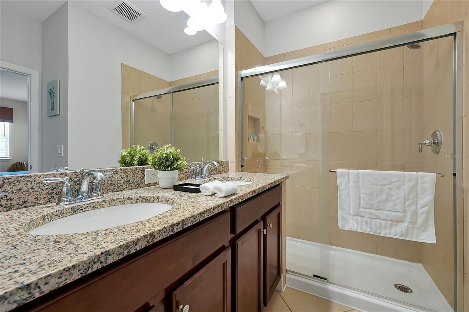 FESTIVAL PH 1 - Residential Lease