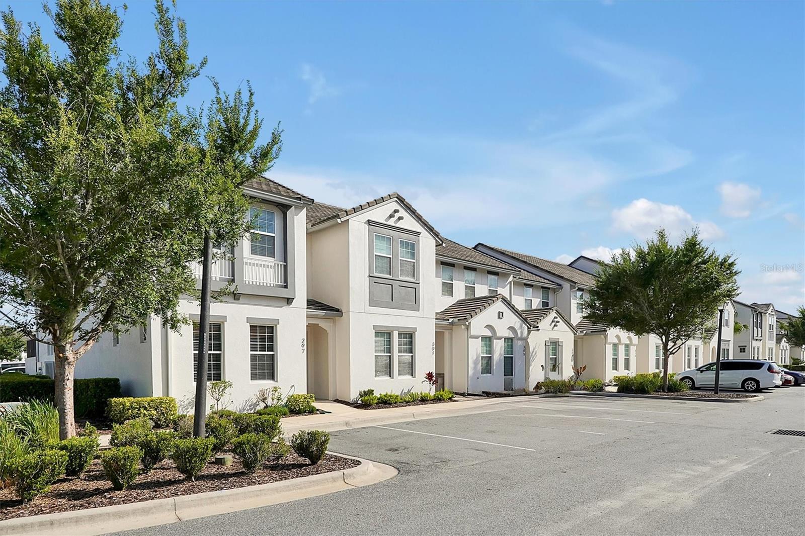 FESTIVAL PH 1 - Residential Lease