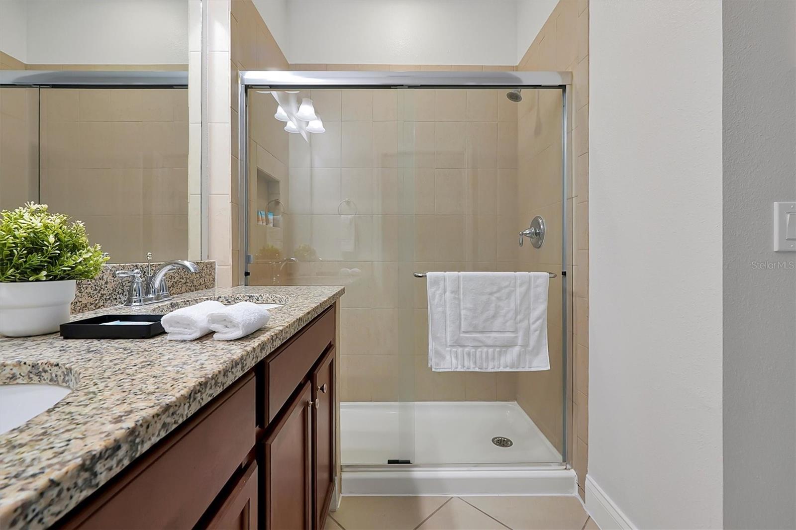 FESTIVAL PH 1 - Residential Lease