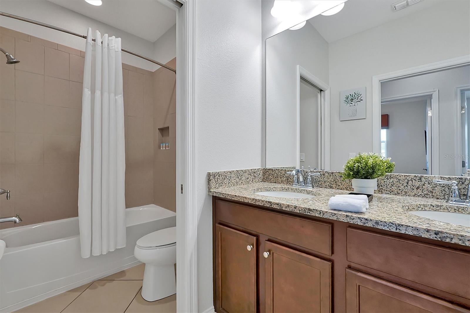 FESTIVAL PH 1 - Residential Lease