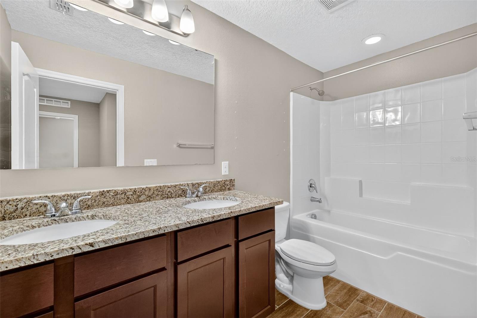 PLYMOUTH CREEK ESTATES - Residential