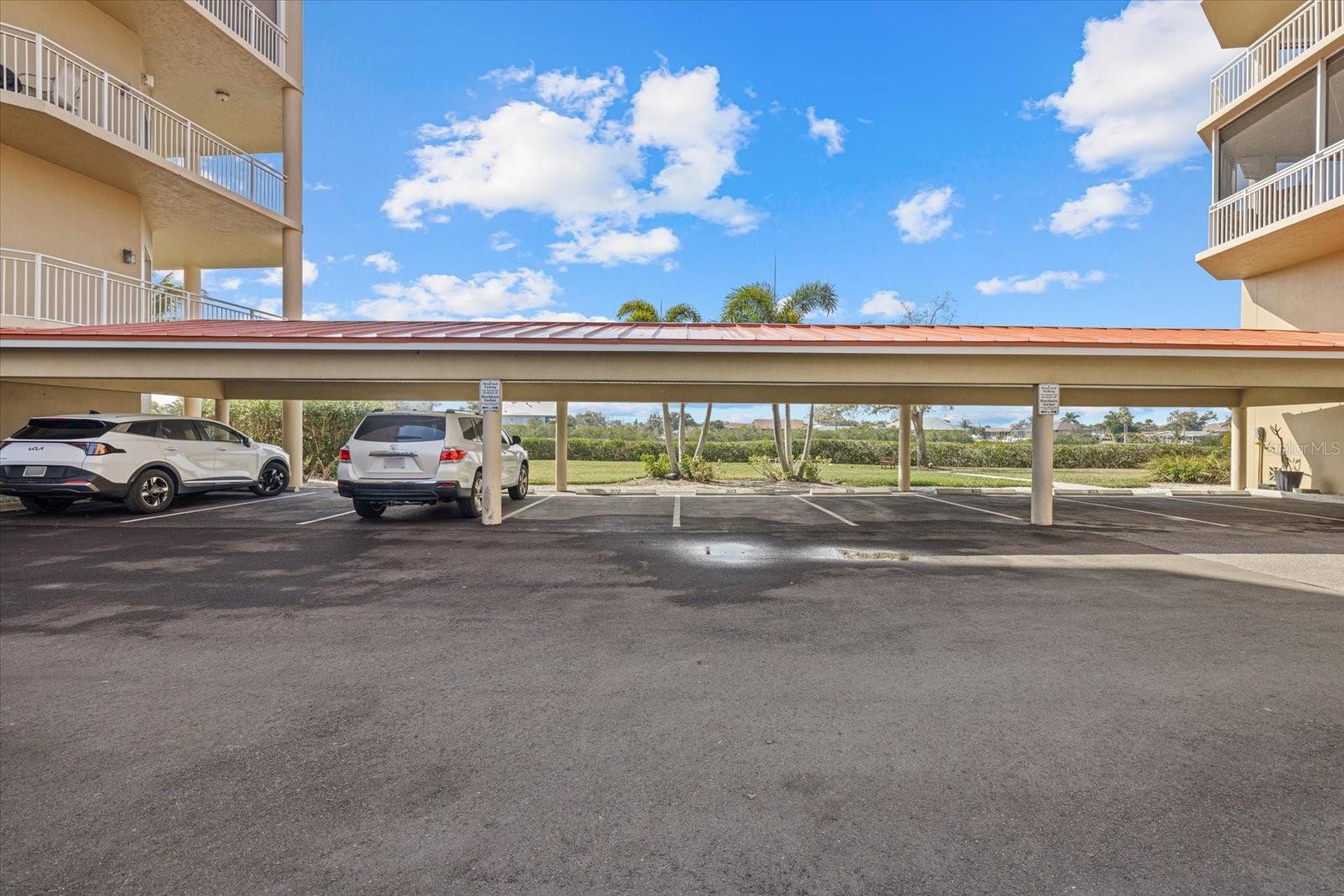 BLACKBURN HARBOR RESIDENCES - Residential