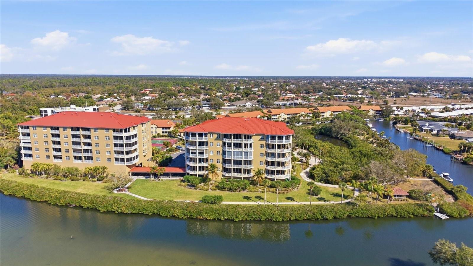 BLACKBURN HARBOR RESIDENCES - Residential
