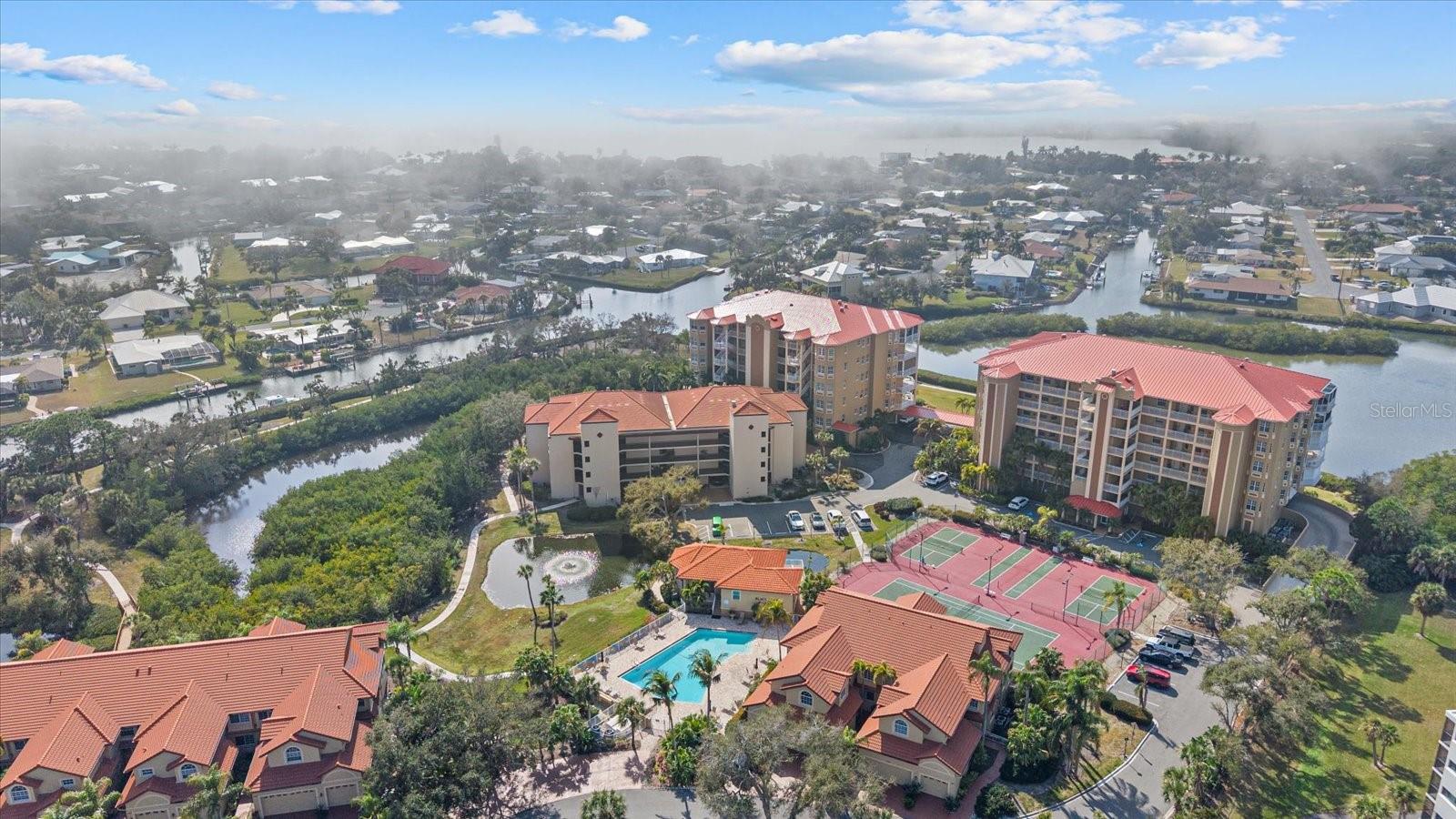 BLACKBURN HARBOR RESIDENCES - Residential