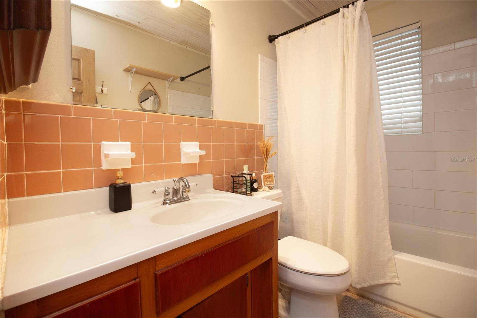 BOCA CIEGA APTS - Residential Lease