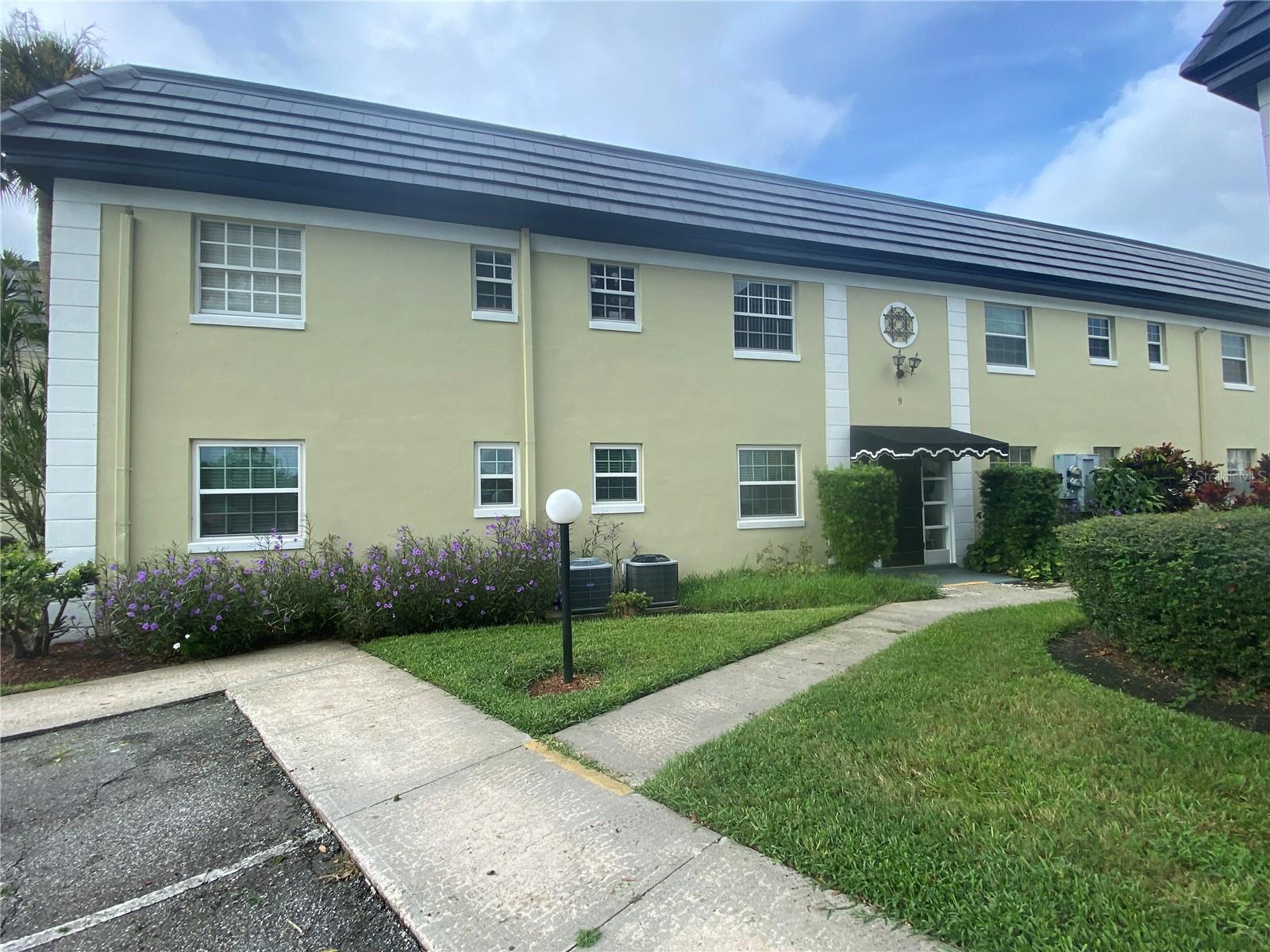 CHATEAUX DU LAC - Residential