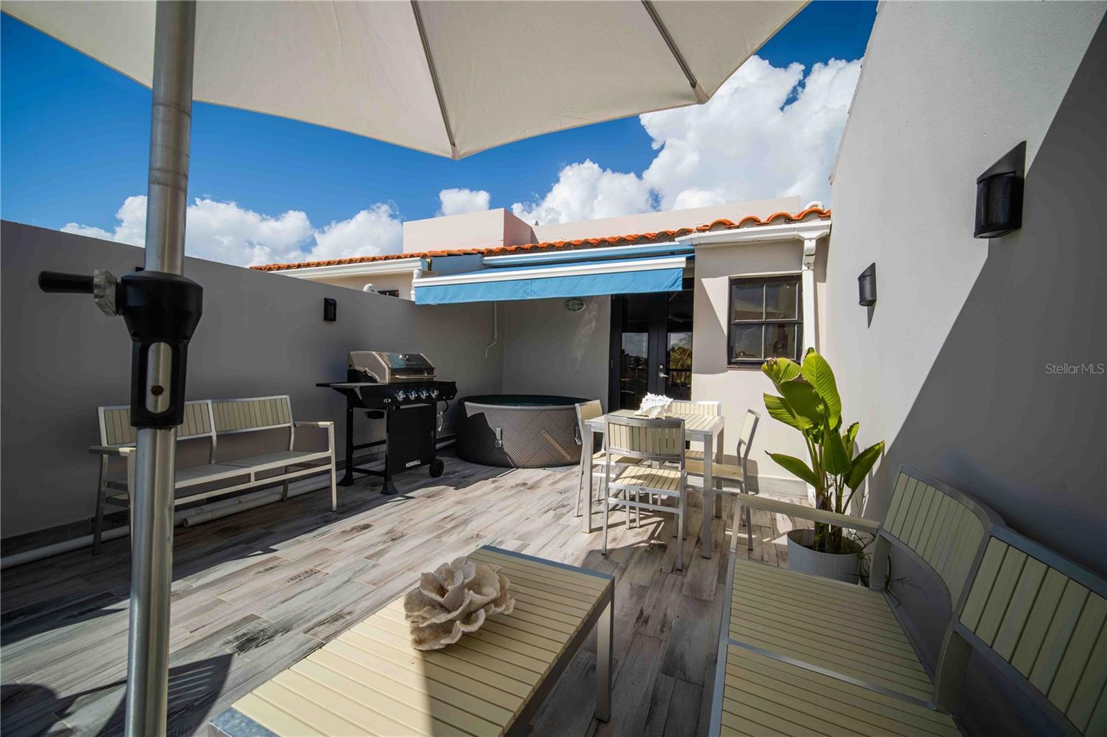 CRESCENT COVE - Residential