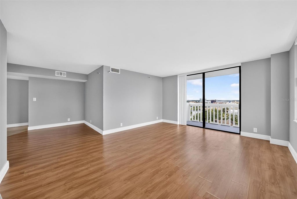 Photo of 400 E Colonial Drive #1604, Orlando, FL 32803 (MLS # O6445277)