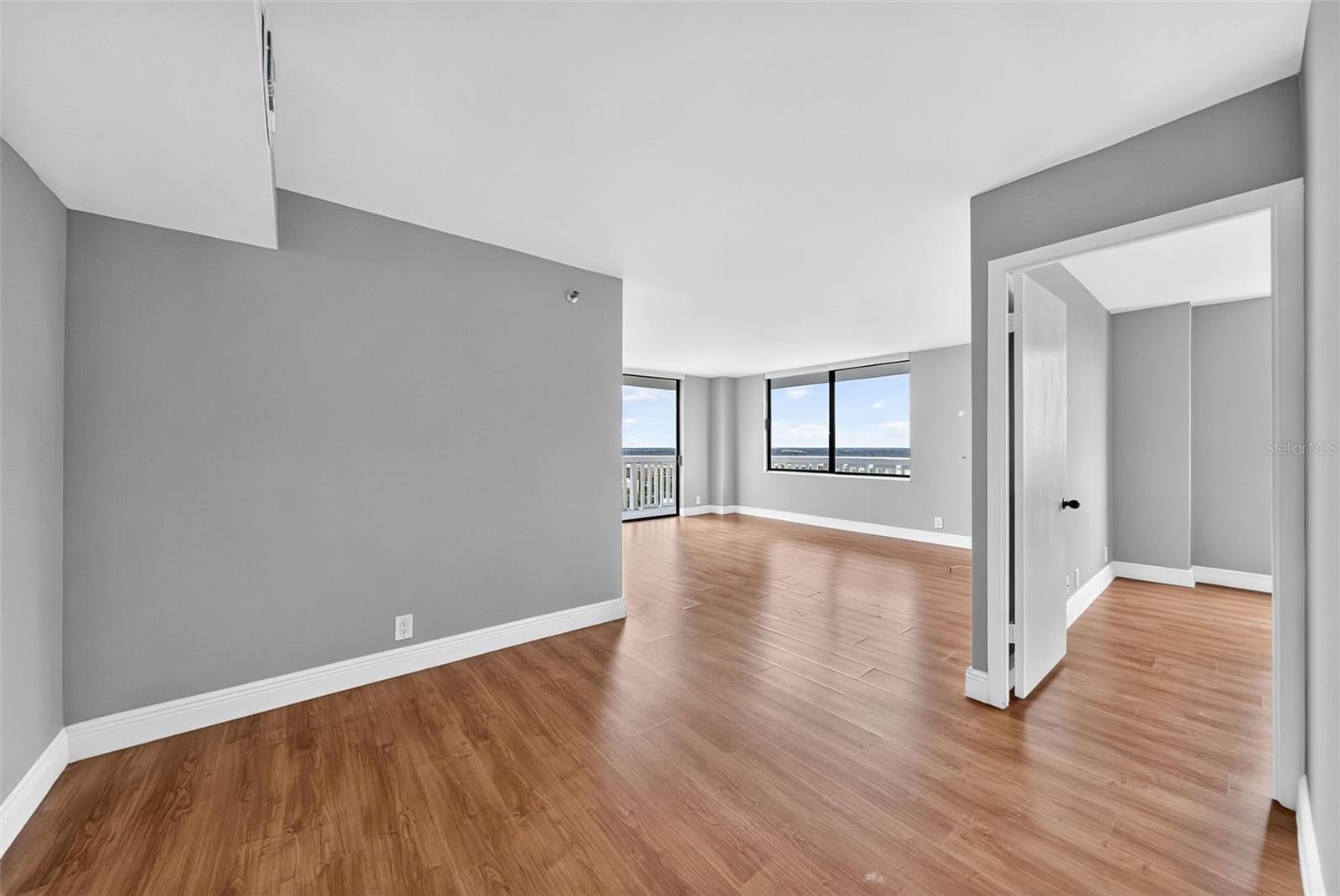 400 E COLONIAL DRIVE 1604