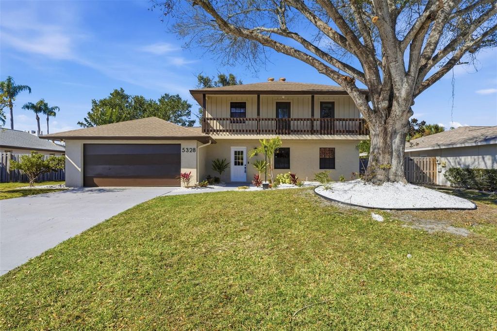 Photo of 5328 Fox Run Road, Sarasota, FL 34231 (MLS # L4959125)