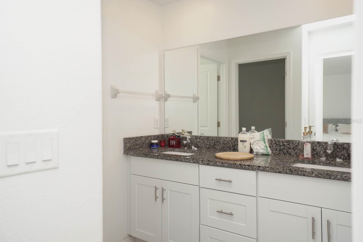 ABBOTT SQUARE - Residential