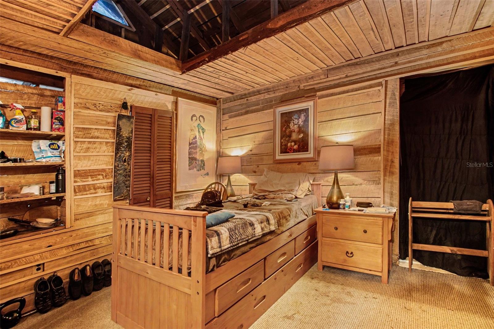 HAMMOCK HILL - Residential