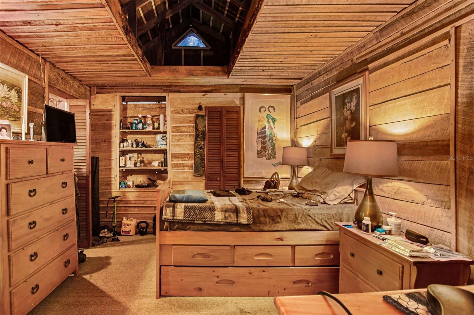 HAMMOCK HILL - Residential