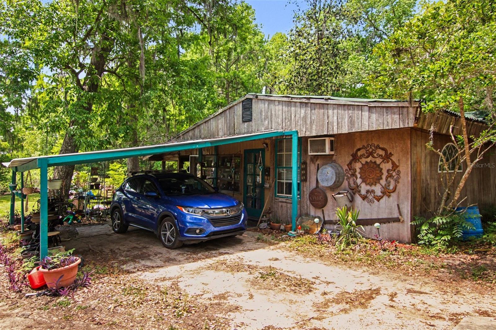 HAMMOCK HILL - Residential