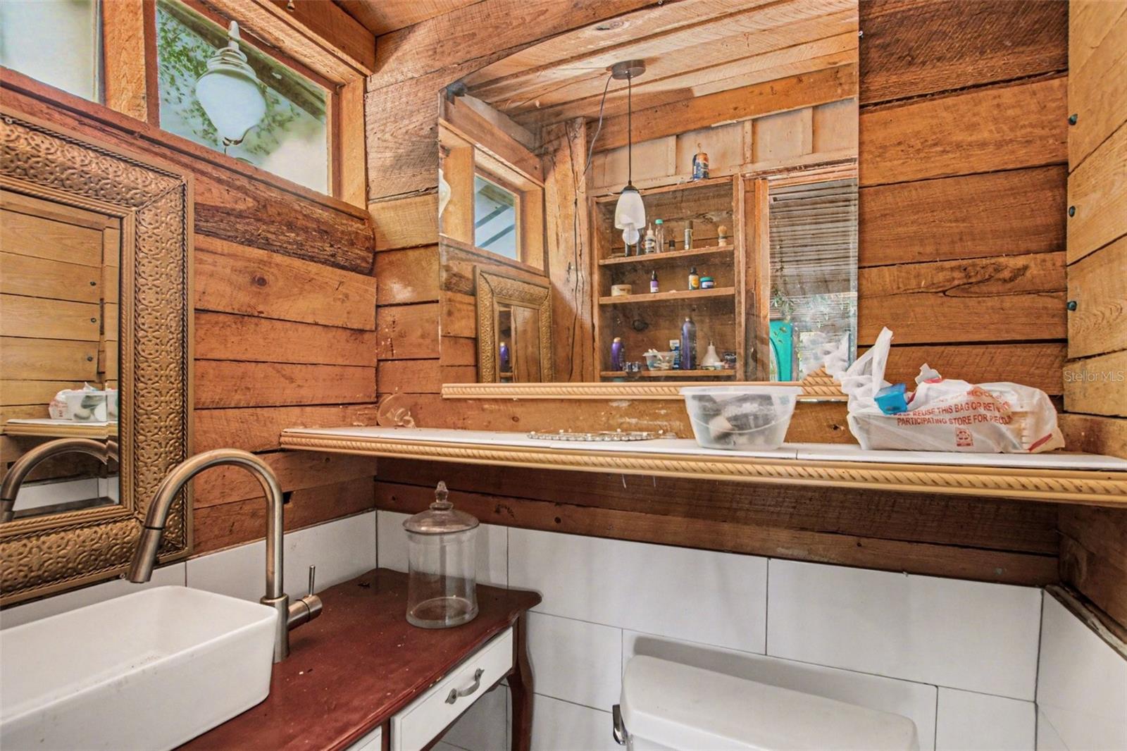 HAMMOCK HILL - Residential