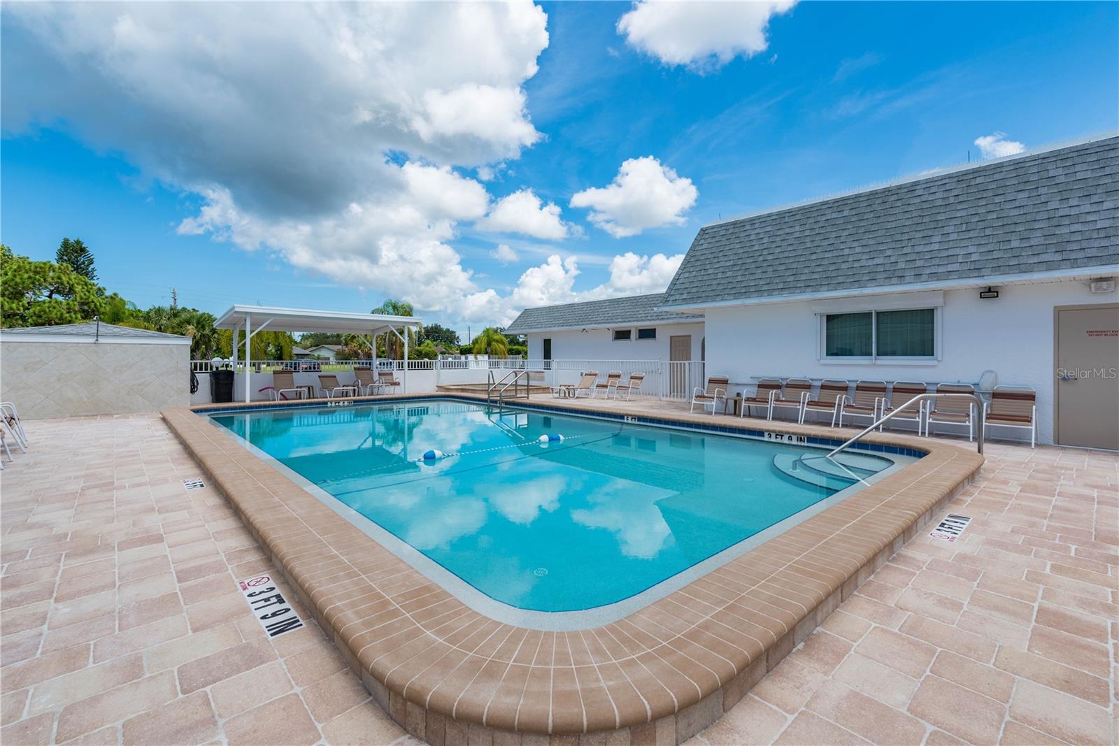 CIRCLE WOODS OF VENICE 1 - Residential